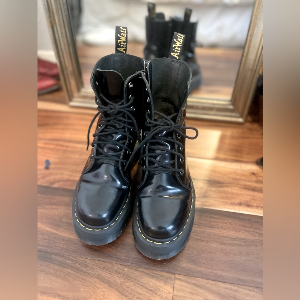 Doc Marten Jadon Hi size 7 W